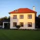 Jaki kolor elewacji do czerwonego dachu i brązowych okien