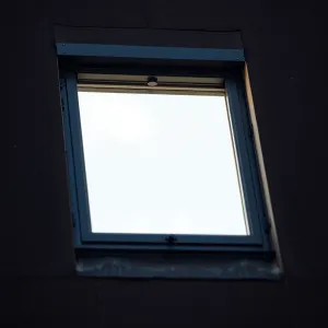Wymiana szyby w oknie dachowym Roto