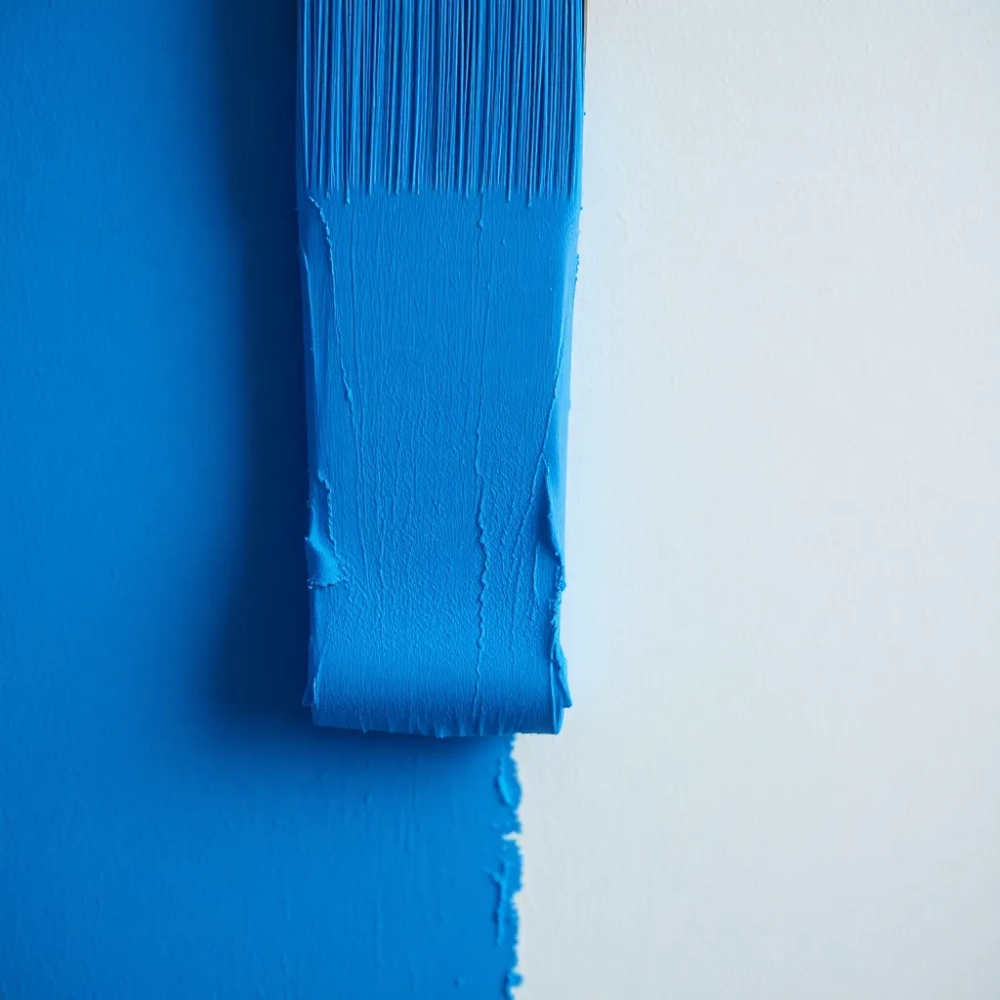 Czy malować ściany na biało przed kolorem