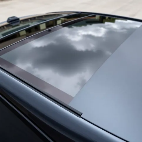 Czy dach panoramiczny jest otwierany