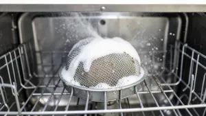 Czyszczenie filtra okapu w zmywarce