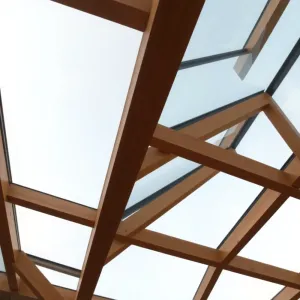 Dach szklany na konstrukcji drewnianej