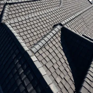 Dach wielospadowy definicja prawo budowlane