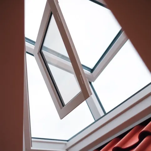 Jak otworzyć okno dachowe do mycia