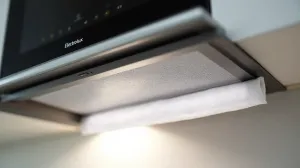 jak wymienić filtr węglowy w okapie electrolux