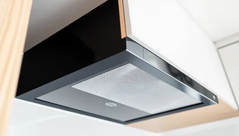 Jak zamontować okap z filtrem węglowym