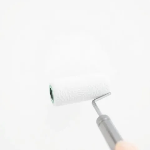 Mały wałek do malowania