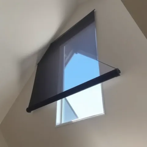 Markiza na okno dachowe