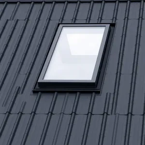 Montaż okna dachowego bez zdejmowania blachy