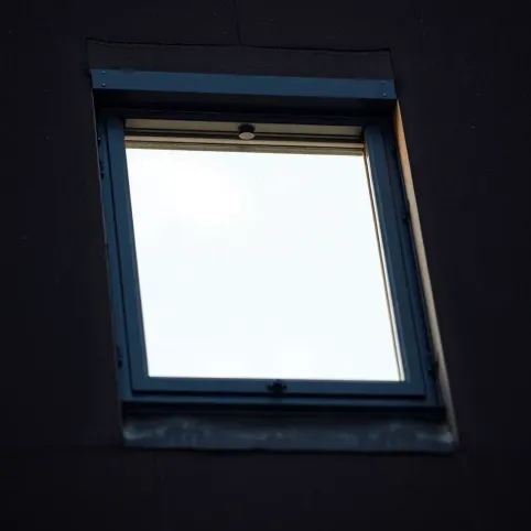 Wymiana szyby w oknie dachowym Roto